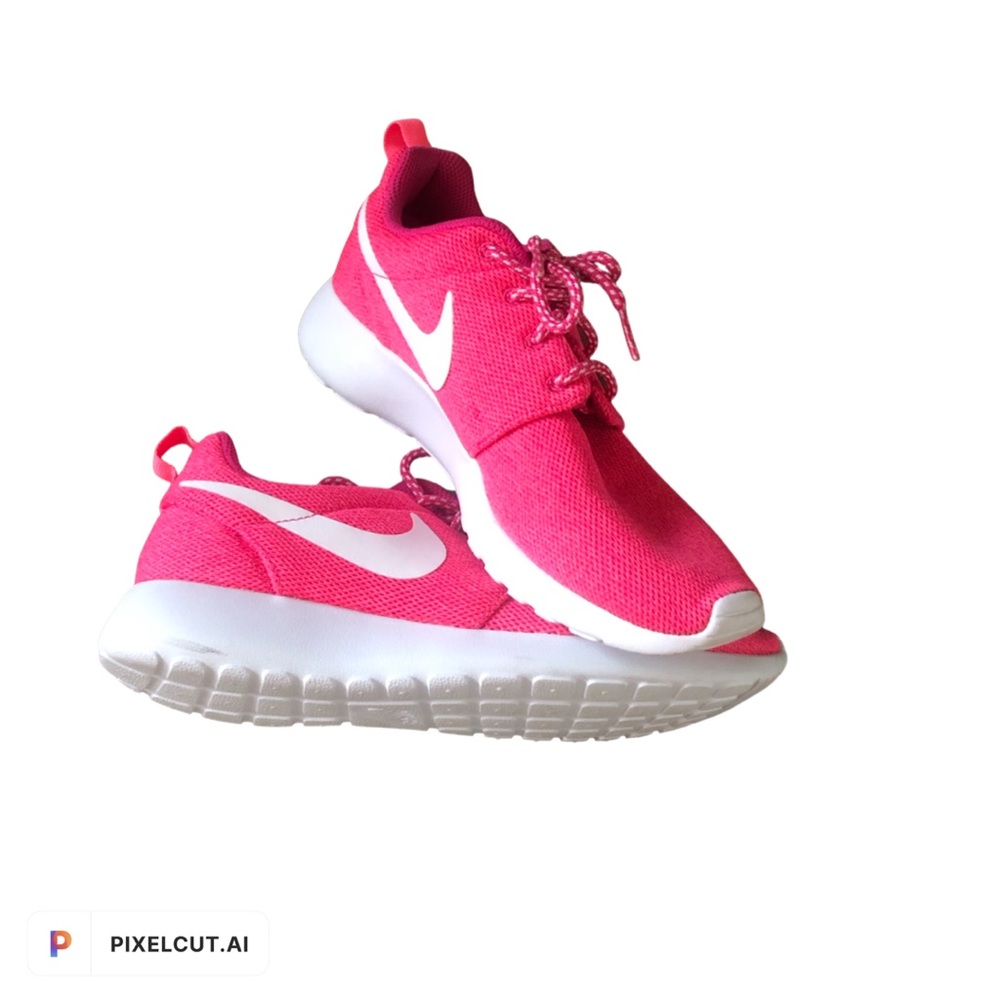 Neon Pink Women’s Nike Roshe